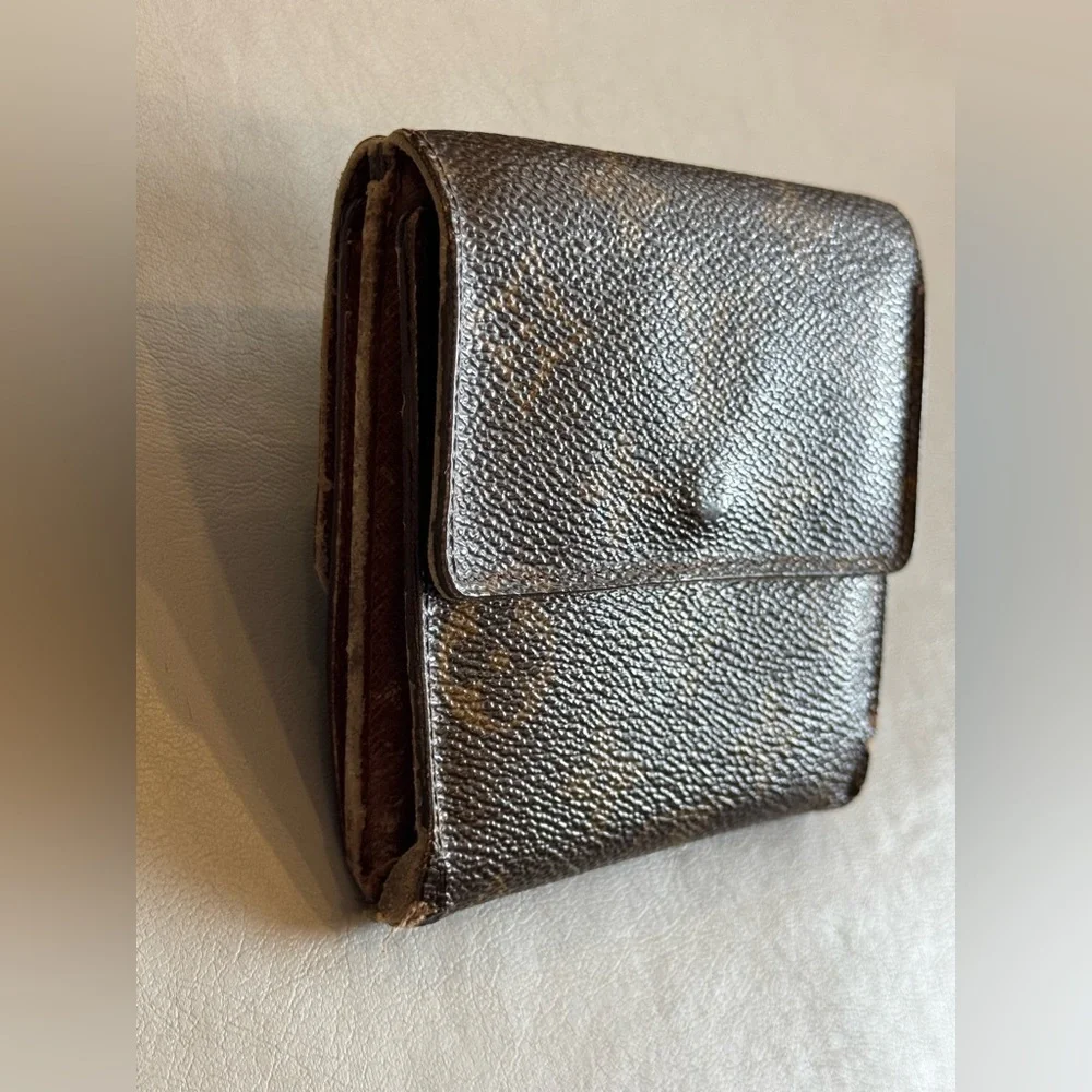 👛 Louis Vuitton Brown Monogram Elise Compact Wallet - Picture 4 of 15